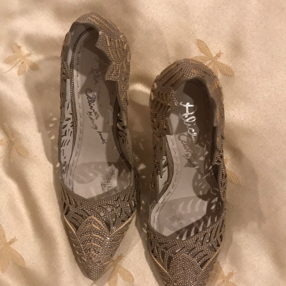 Alice & Olivia Tan Skin Cutout Party Pump - Picture 3 of 5